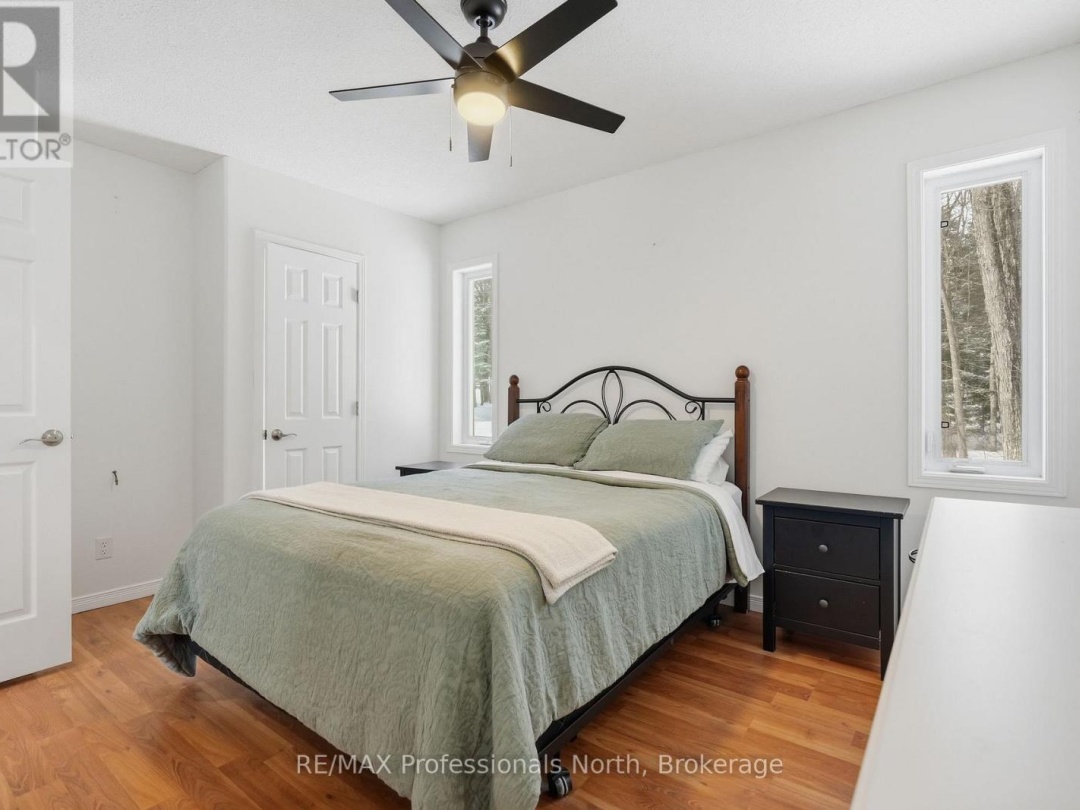 1036 POST ROAD, Bracebridge (Macaulay)