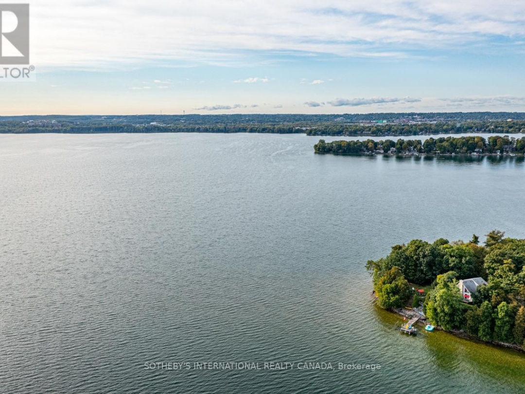 1 & 2 IVY LANE, Lake Simcoe