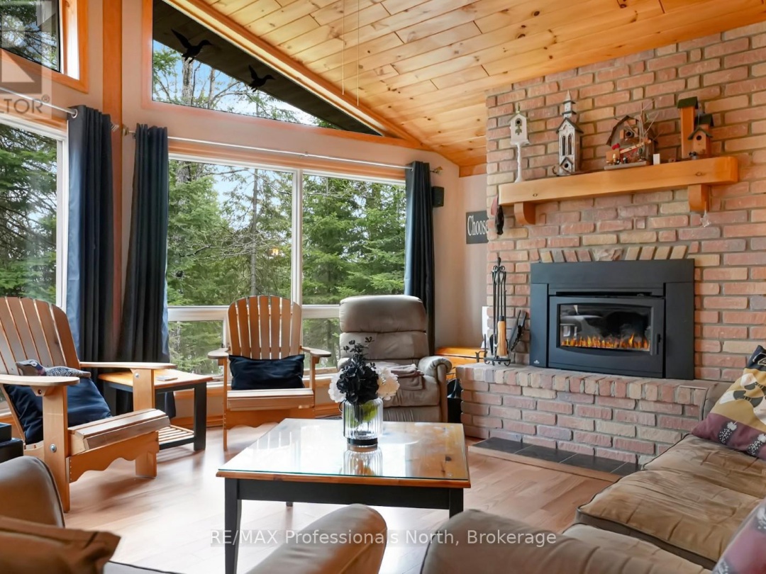 1157 BETWEEN LAKES TRAIL, Soyers Lake