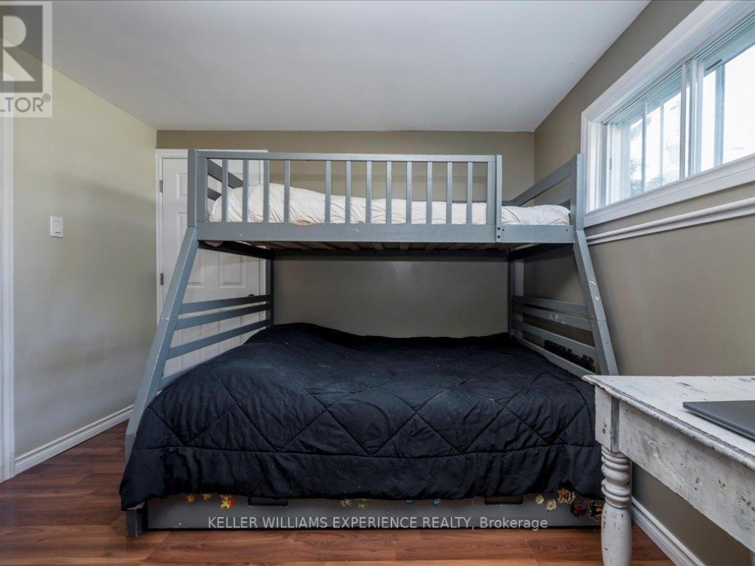 35 CHAMPLAIN CRESCENT, 