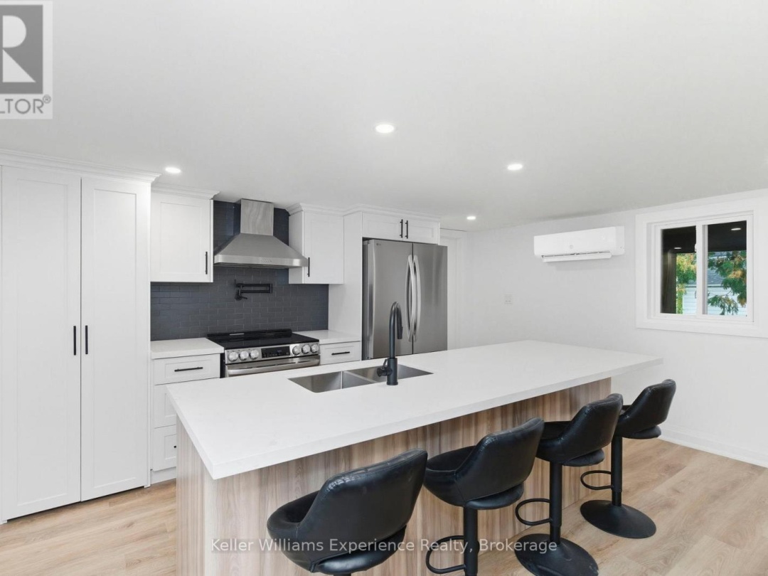 3355 MUSKOKA STREET, Severn (Washago)