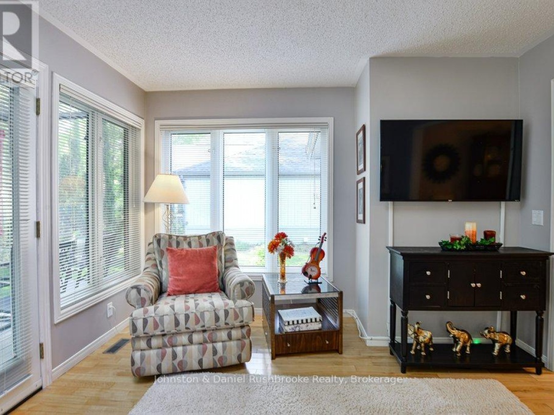 21 PINERIDGE GATE E, 