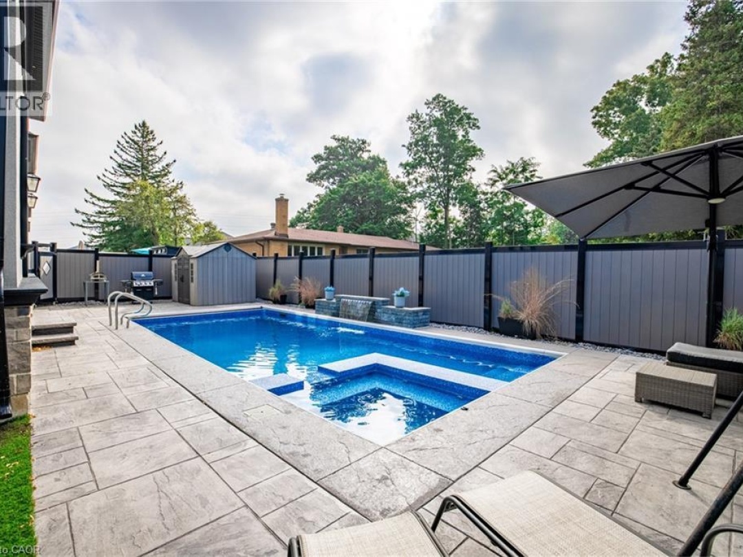 4 LOCKMAN Drive, Ancaster