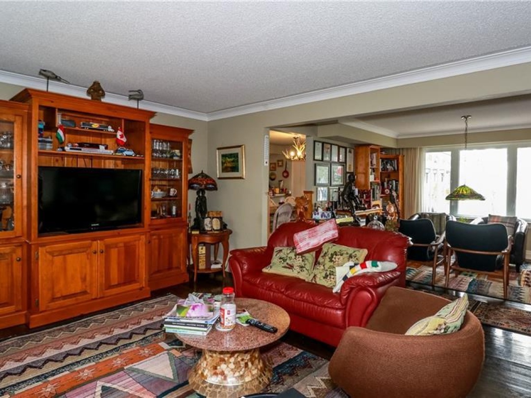 155 PARKSIDE Drive, 