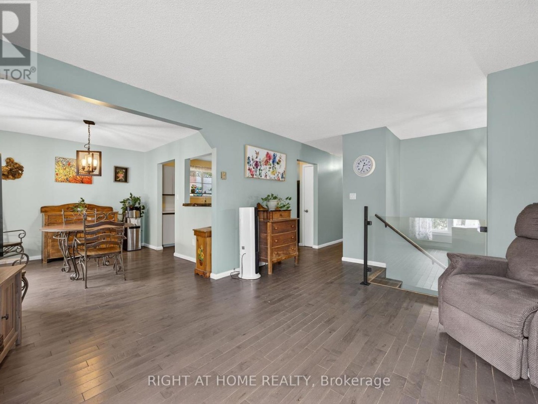 112 BORLAND STREET E, 