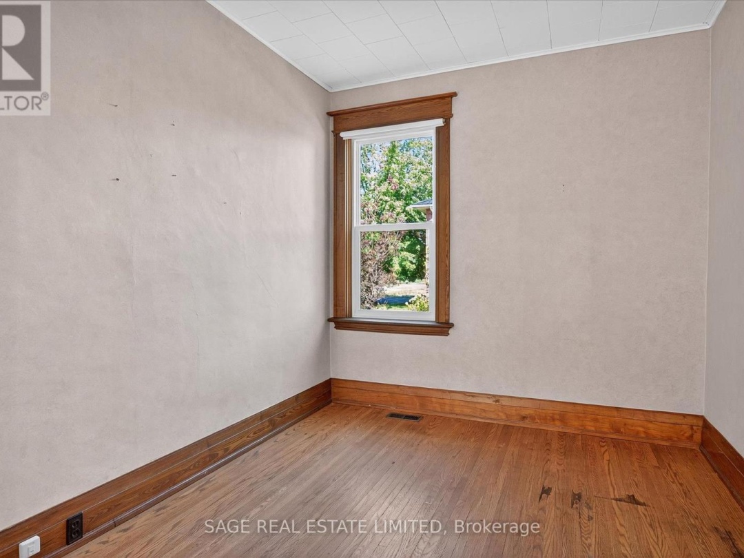 33 JOHN STREET, Kawartha Lakes (Bobcaygeon)