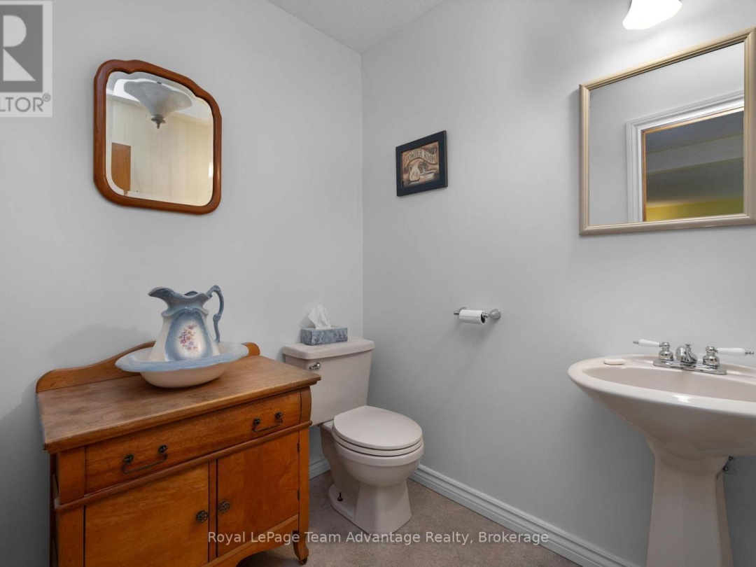142 BROADBENT ROAD, Manitouwabing Lake