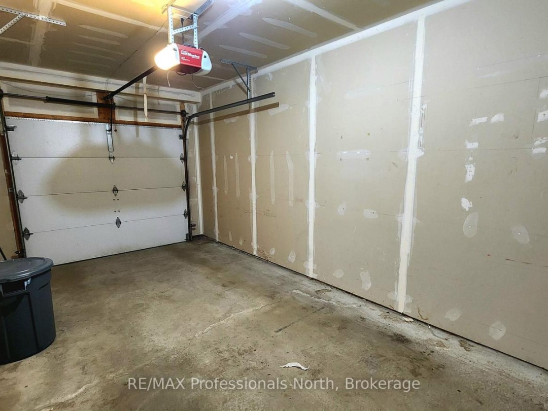 33 GOODWIN DRIVE, Huntsville (Chaffey)