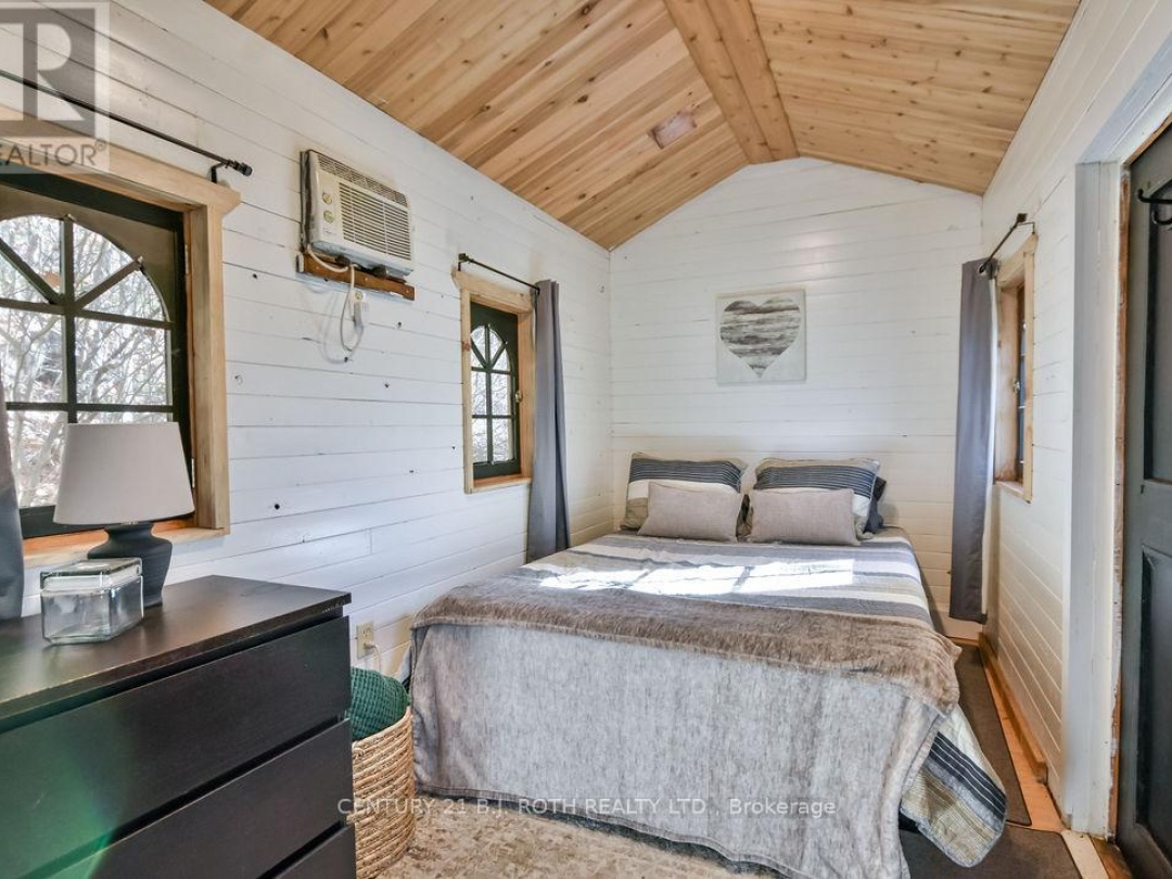 27 SR406 SHORE, Muskoka Lakes (Wood (Muskoka Lakes))