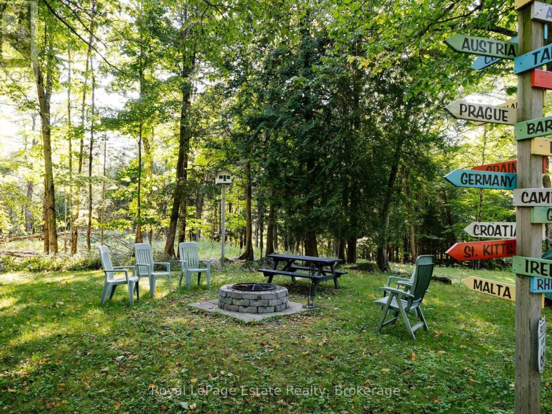 1157 BETWEEN LAKES TRAIL, 