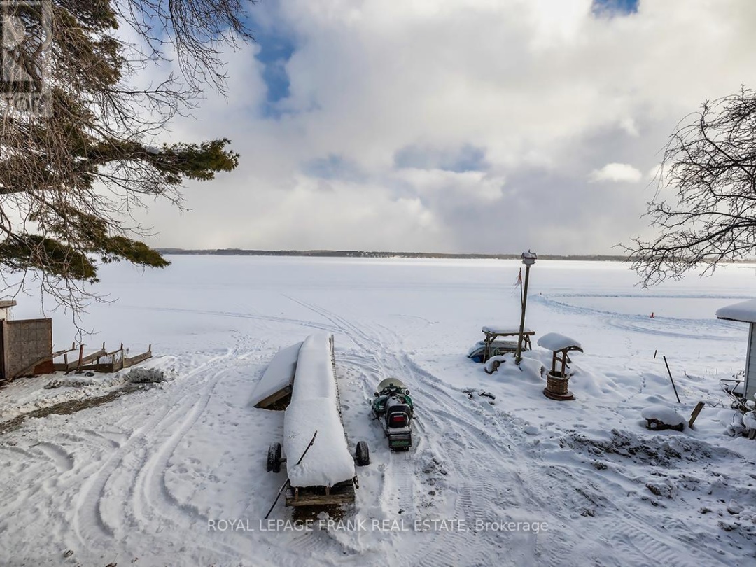 121 Ball Point Road, Scugog Lake