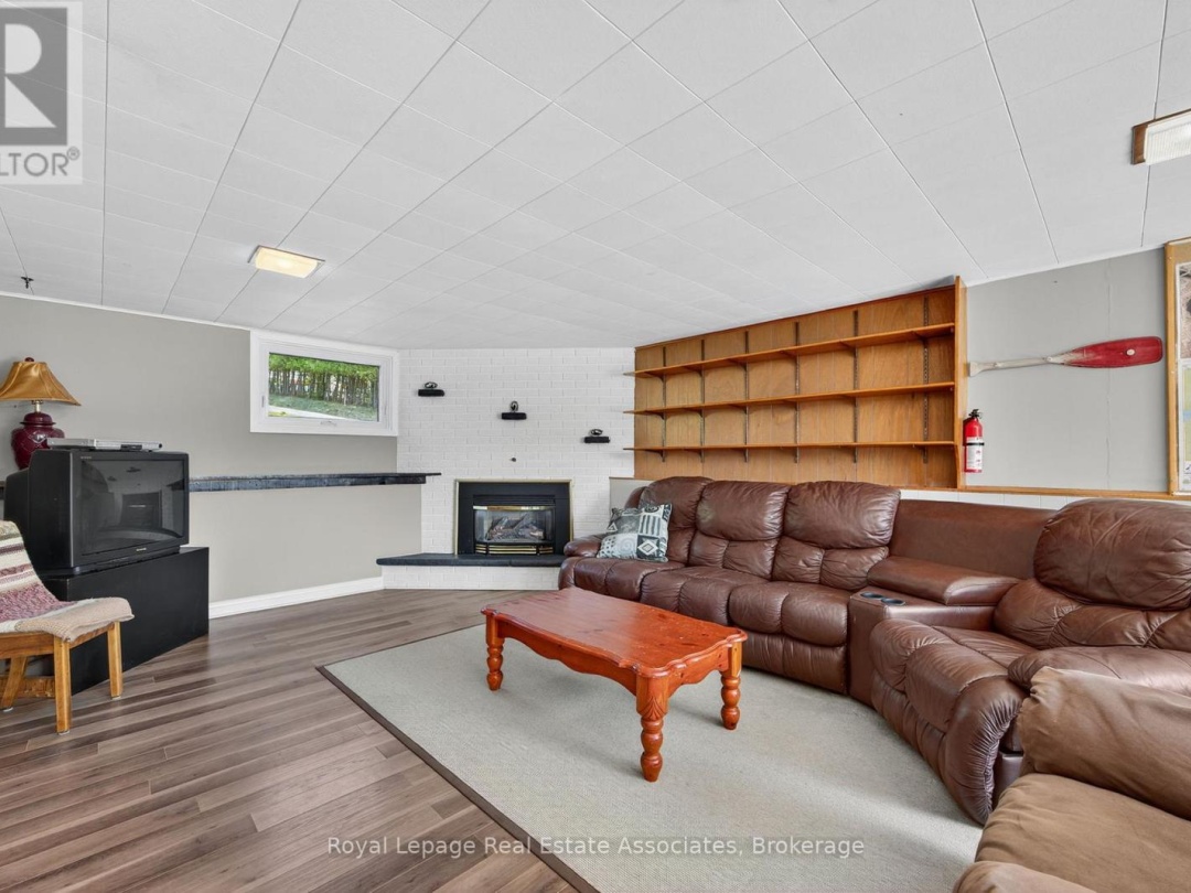 389 FALCON ROAD, Lake Vernon