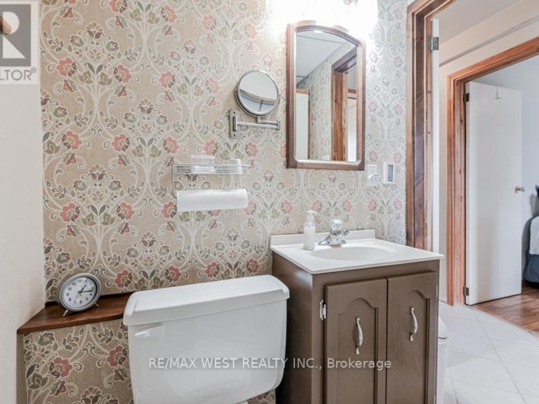 4669 ANDERSON AVENUE, Lake Simcoe