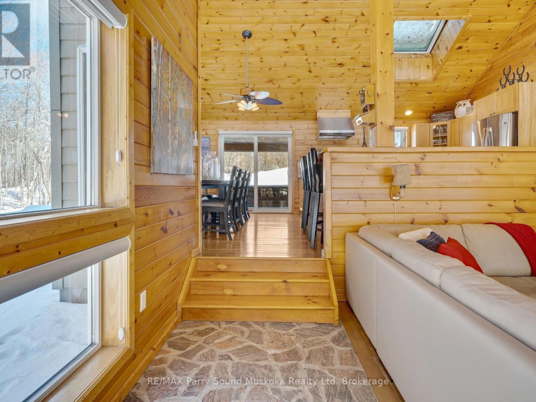 587 CENTRE ROAD, Manitouwabing Lake