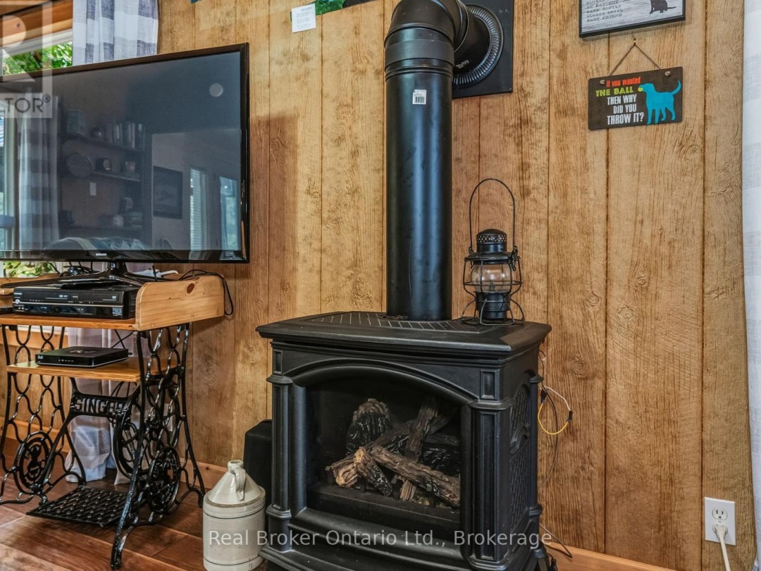33 GLOUCESTER GROVE, Georgian Bay