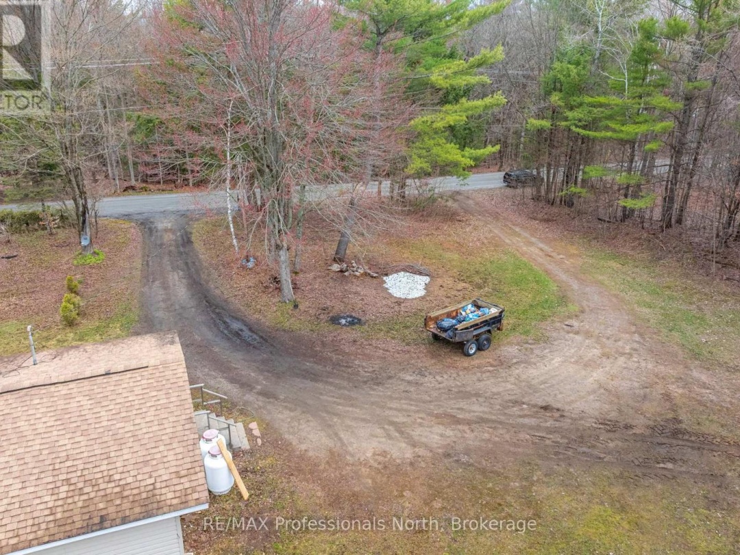 1056 KIRK LINE W, Bracebridge (Macaulay)