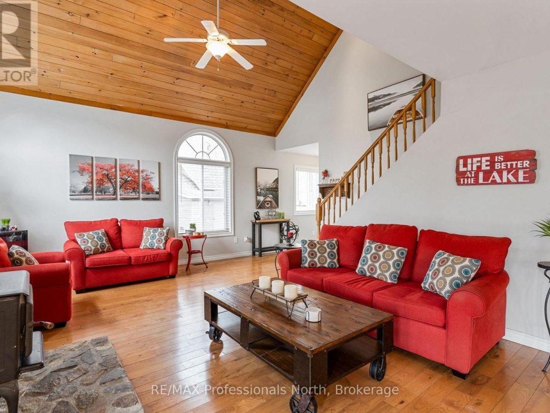 3179 TRAPPERS TRAIL, Miskwabi Lake