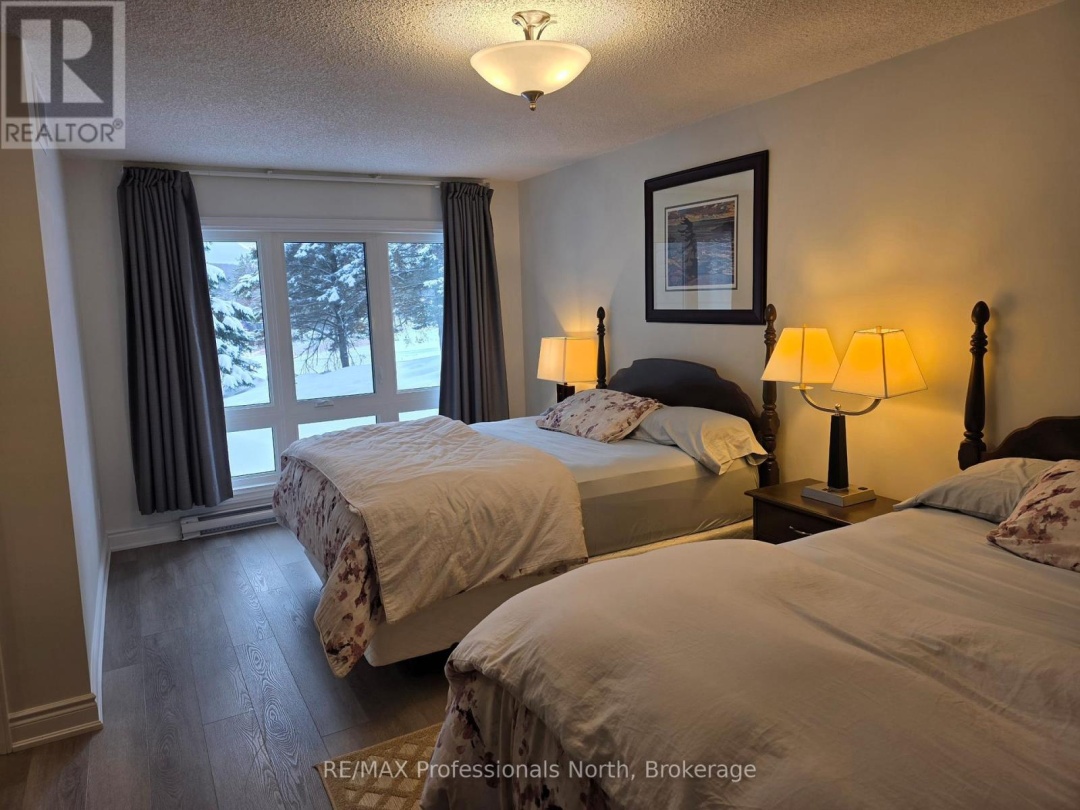 105 - 32 DEERHURST GREENS DRIVE, Peninsula Lake