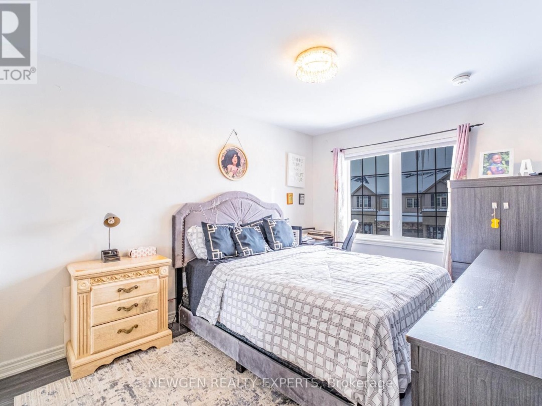 22 CHURCHLEA MEWS, Orillia