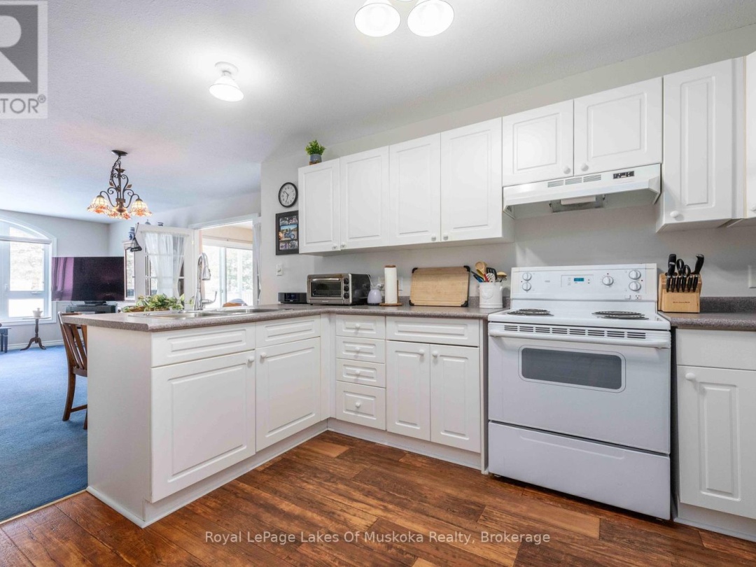 207 - 31 DAIRY LANE, Muskoka River