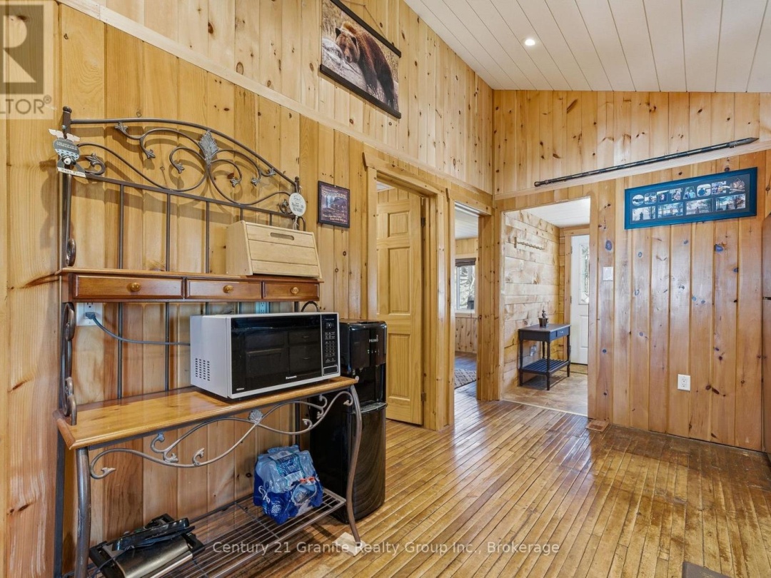 1035 HARVEST MOON LANE, Halls Lake