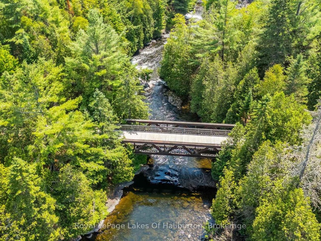 1030 SAWDUST ROAD N, 