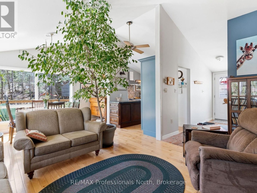 1048 ELK DRIVE, Glen Lake