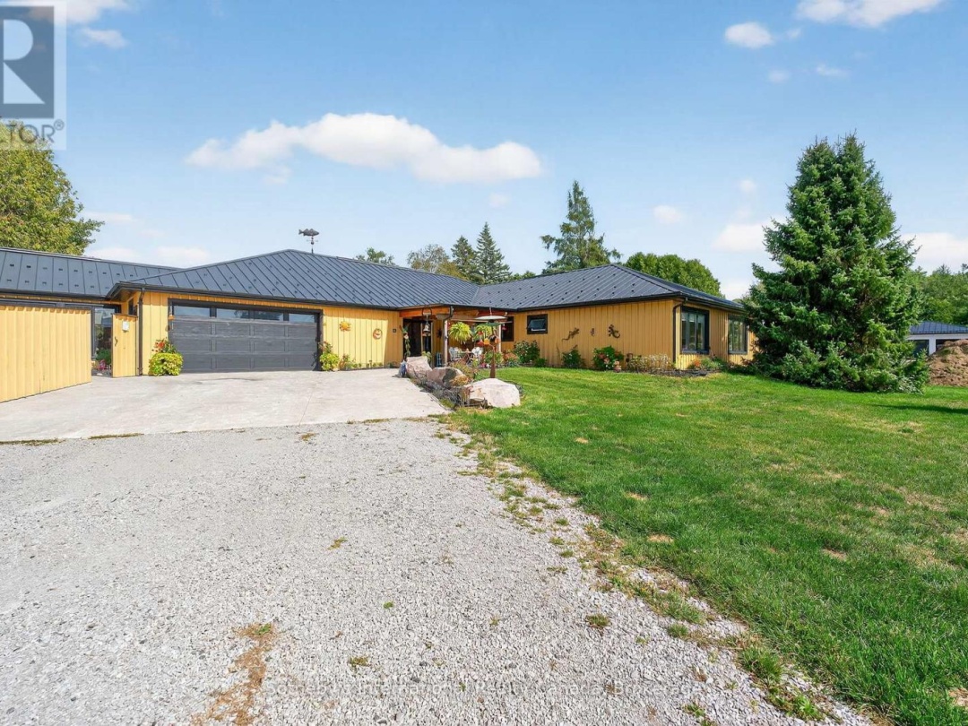1082 BEAUMONT FARM ROAD, Muskoka River