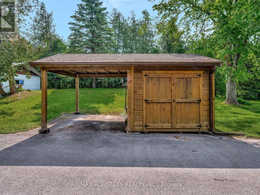 14 WYCHWOOD DRIVE E, Sturgeon Lake