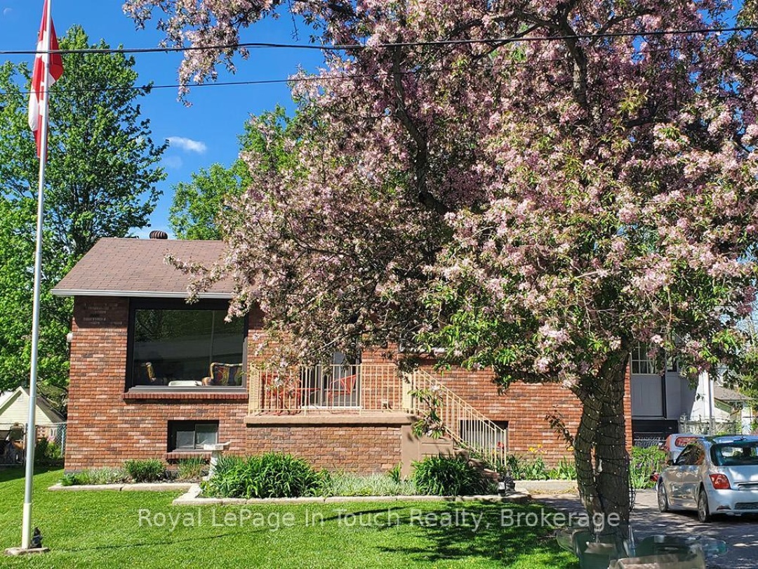 8 CYRIL MARTIN PLACE, 