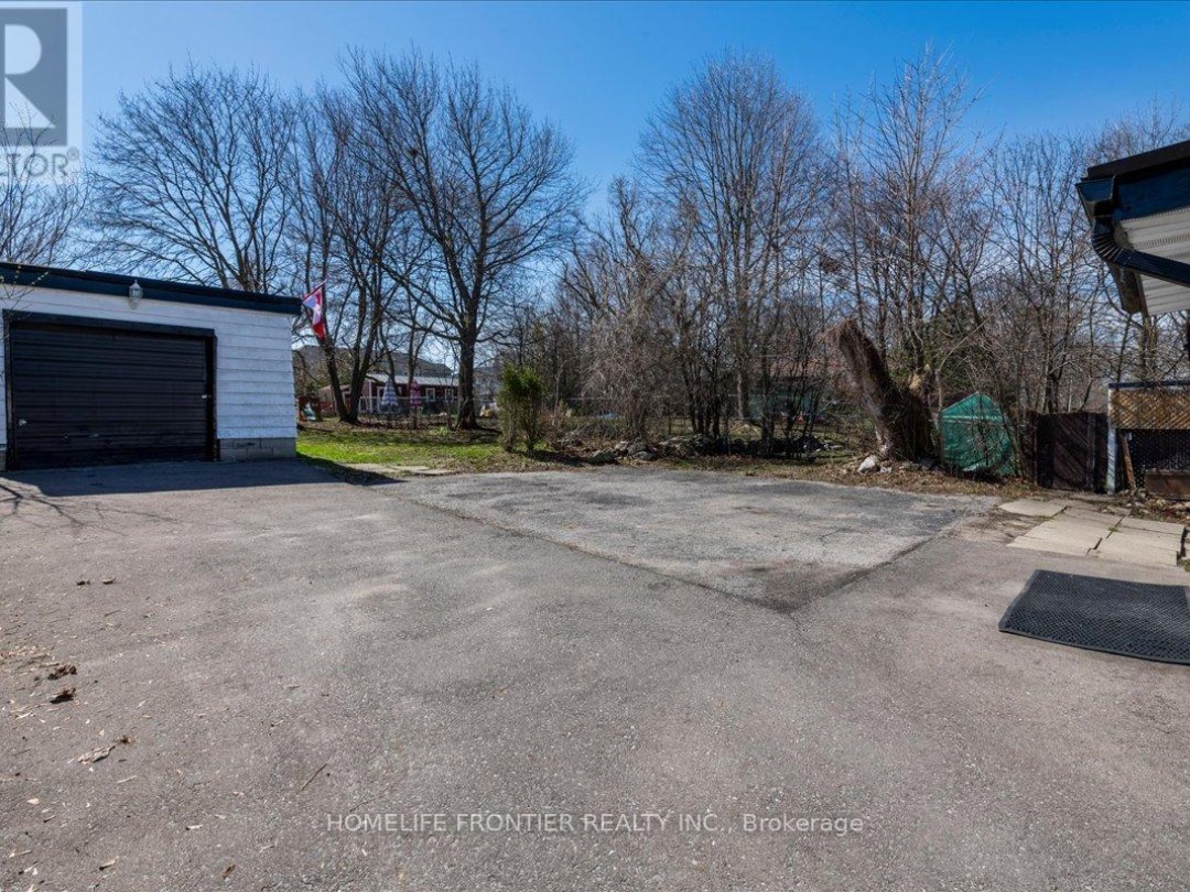215 OXFORD STREET, Orillia
