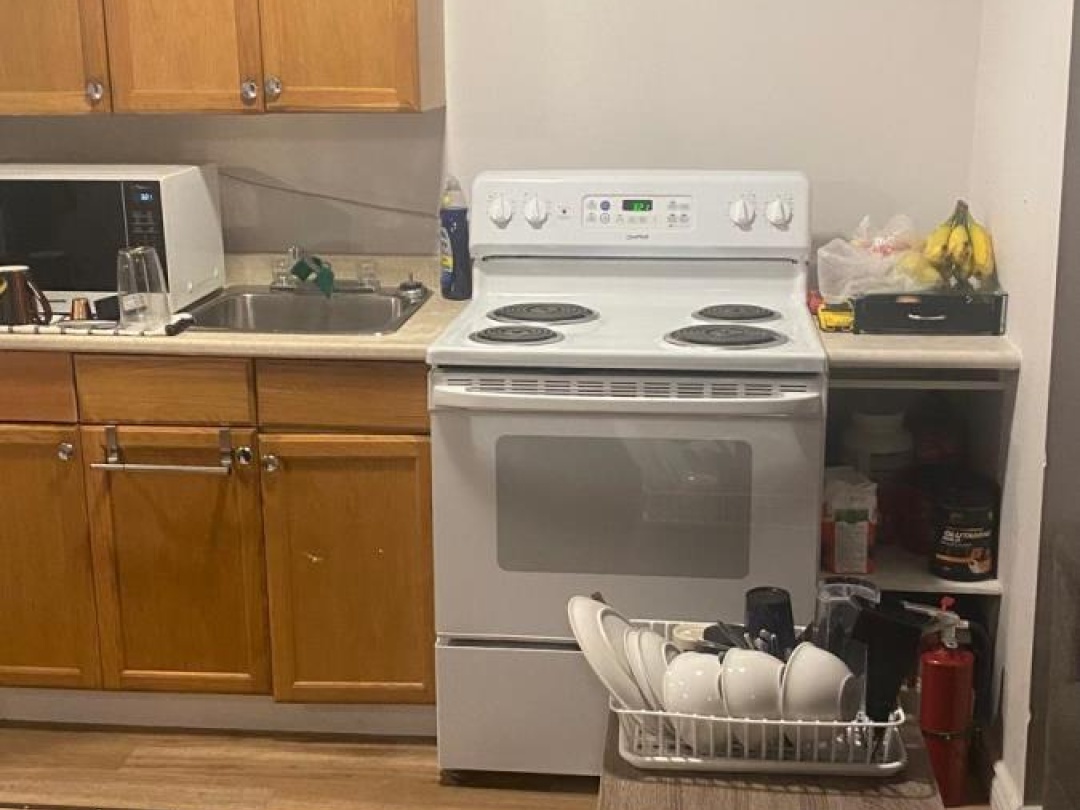 385 & 387 WEST STREET N, 