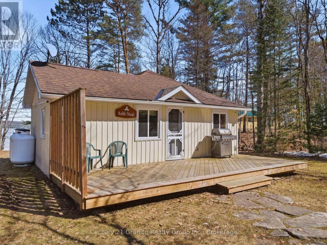1035 HARVEST MOON LANE, Halls Lake