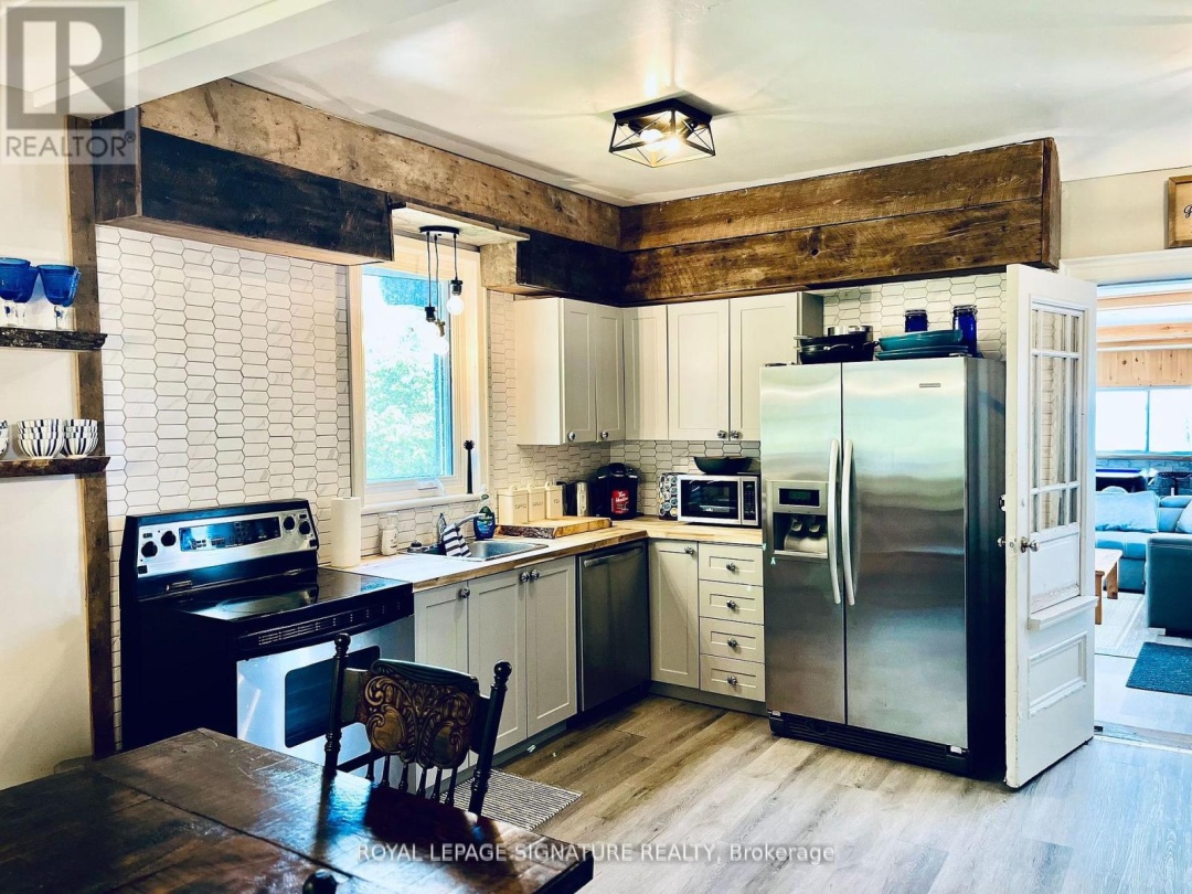 31 BLUE BAY LANE, Cameron Lake