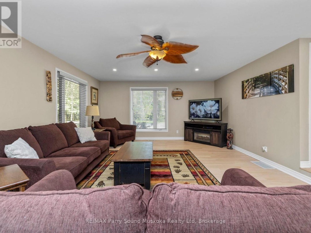 8 PINERIDGE DRIVE, McDougall