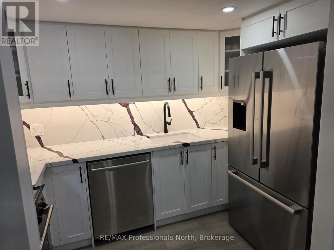 105 - 32 DEERHURST GREENS DRIVE, Peninsula Lake