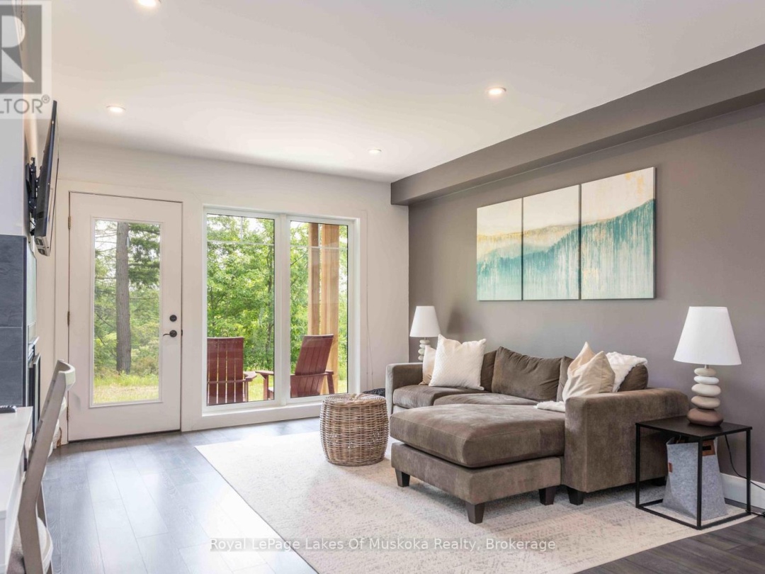 102 - 3 TREE TOPS LANE, Peninsula Lake