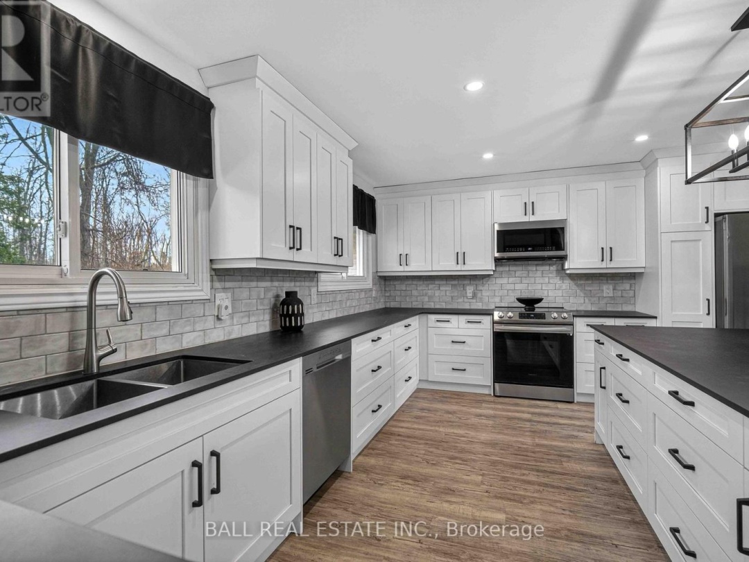 166 VICTORIA DRIVE, Sturgeon Lake