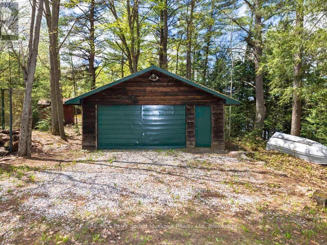 33 HOUSTON LANE, Otter Lake