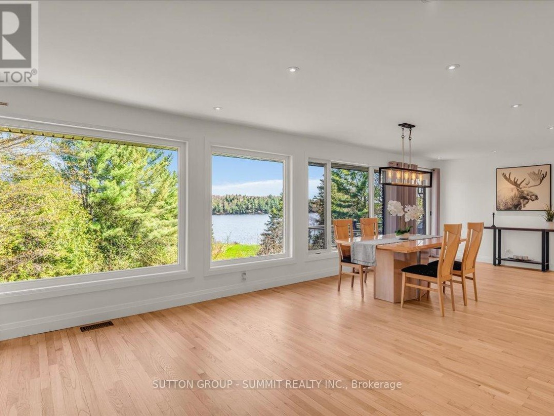1 WINDY LANE, Portage Lake