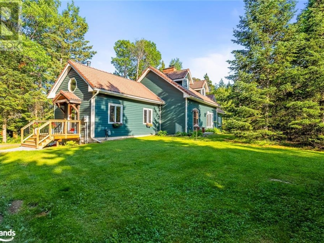 43 Hiawatha Drive, Muskoka River