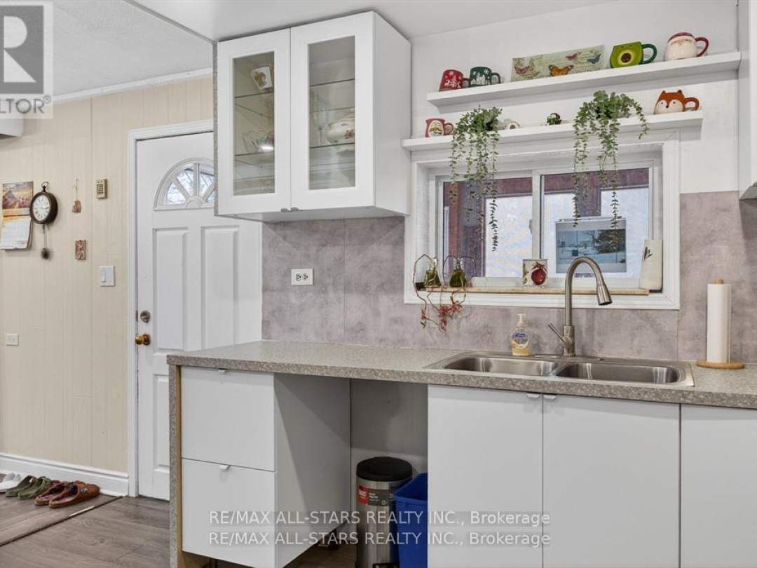 220 MCGUIRE BEACH ROAD, Kawartha Lakes (Carden)