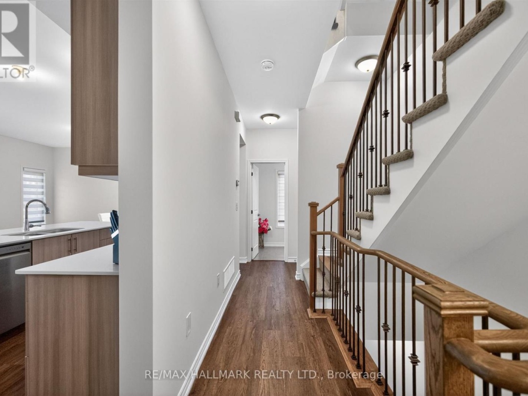 2 WYN WOOD LANE, Orillia