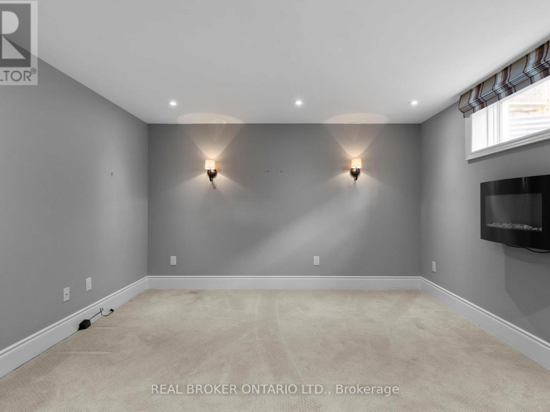 3315 BEACH CLUB BOULEVARD, 