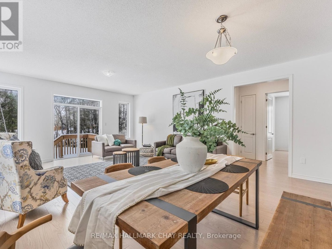 12 DYER CRESCENT, Bracebridge (Macaulay)