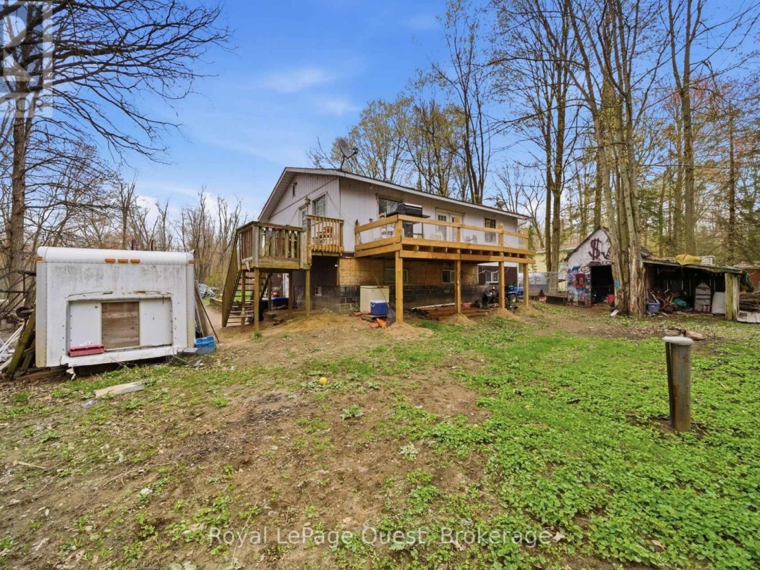 7476 ASH CRESCENT, Black River