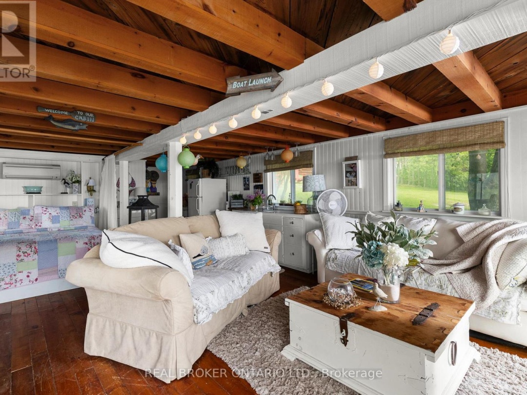 99 CREIGHTON STREET, Lake Simcoe