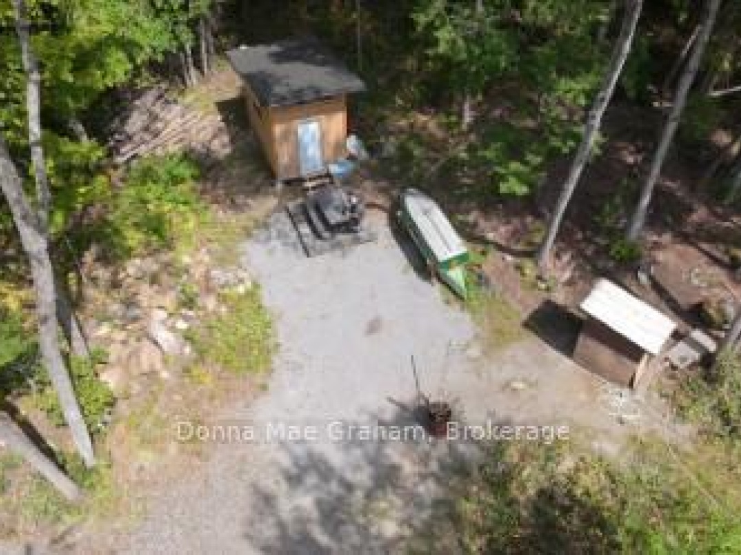 1171 CHINOOK DRIVE W, Highlands East (Glamorgan)