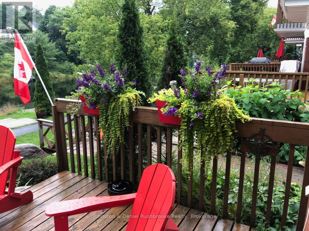 39 SHORELINE DRIVE, Muskoka River