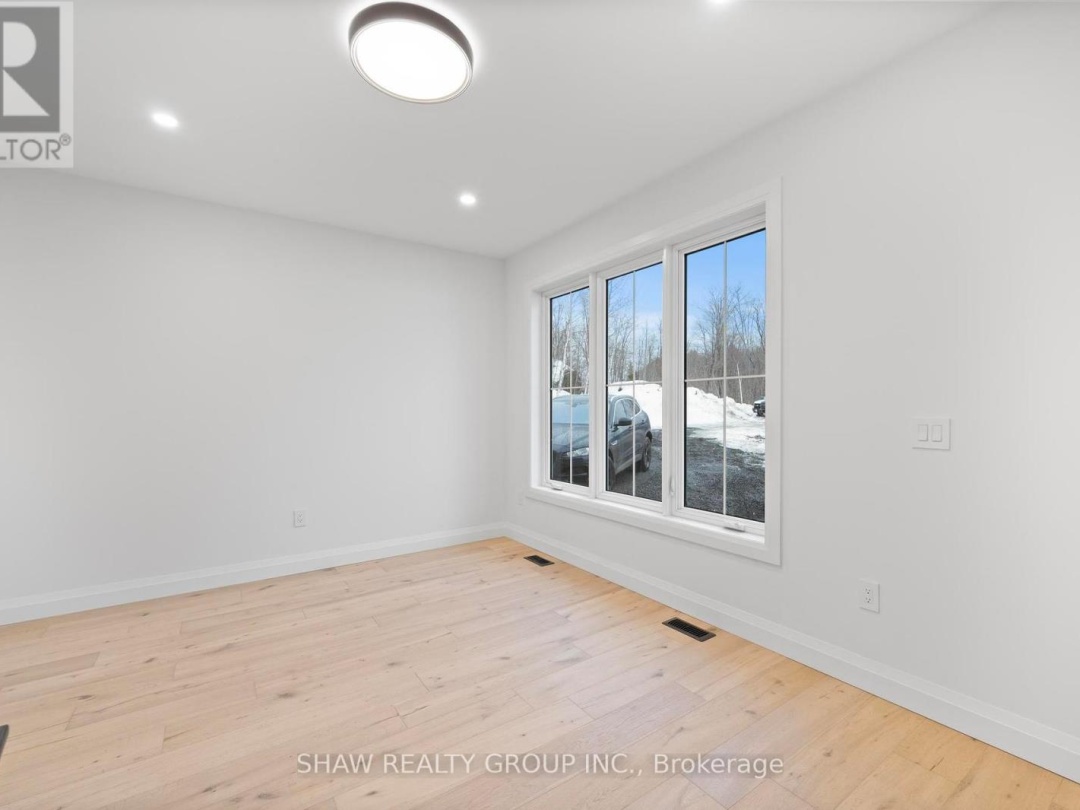 33 GLEN EAGLE COURT, 